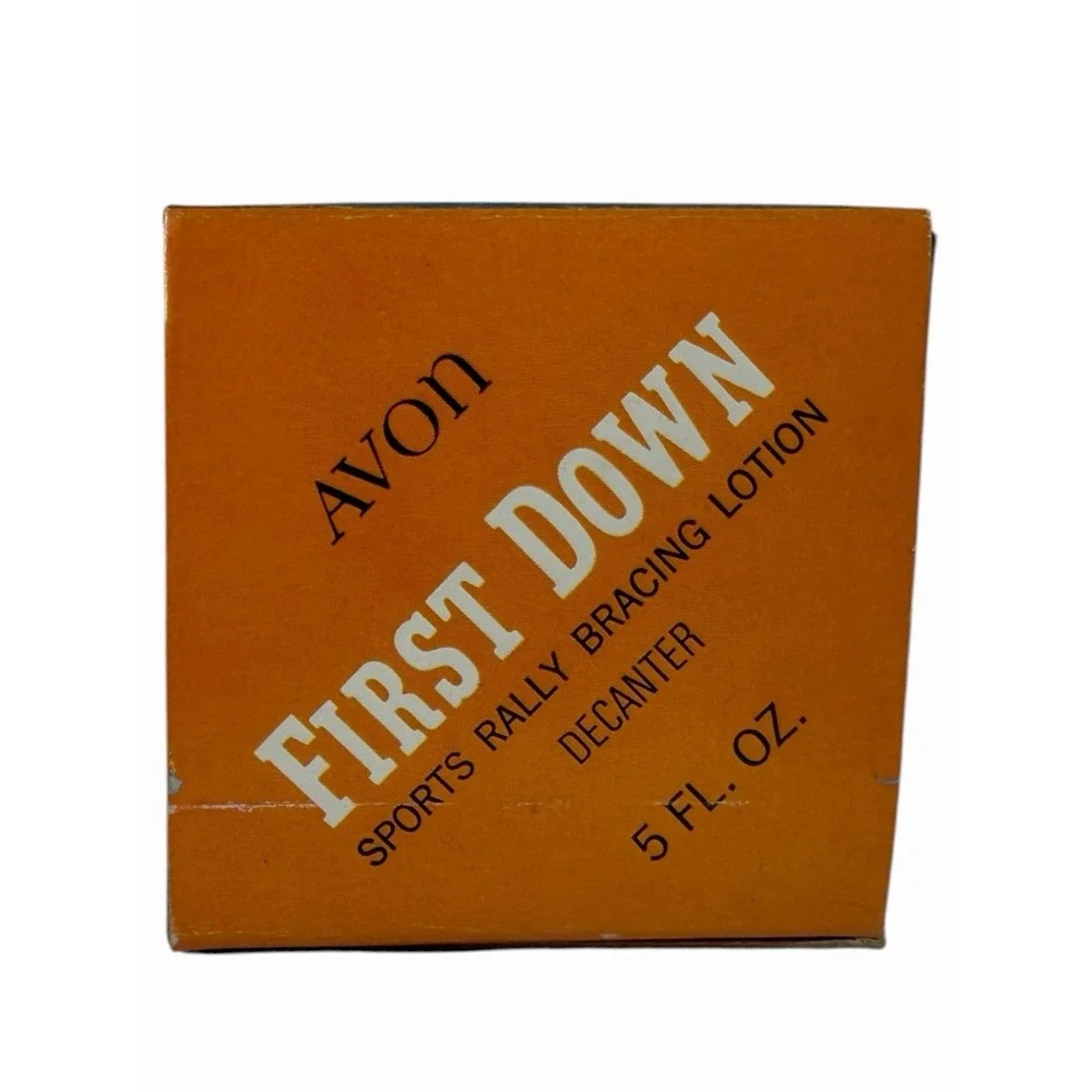 VINTAGE AVON FOOTBALL FIRST DOWN DECANTER NOS Full SPORTS RALLY BRACING LOTION